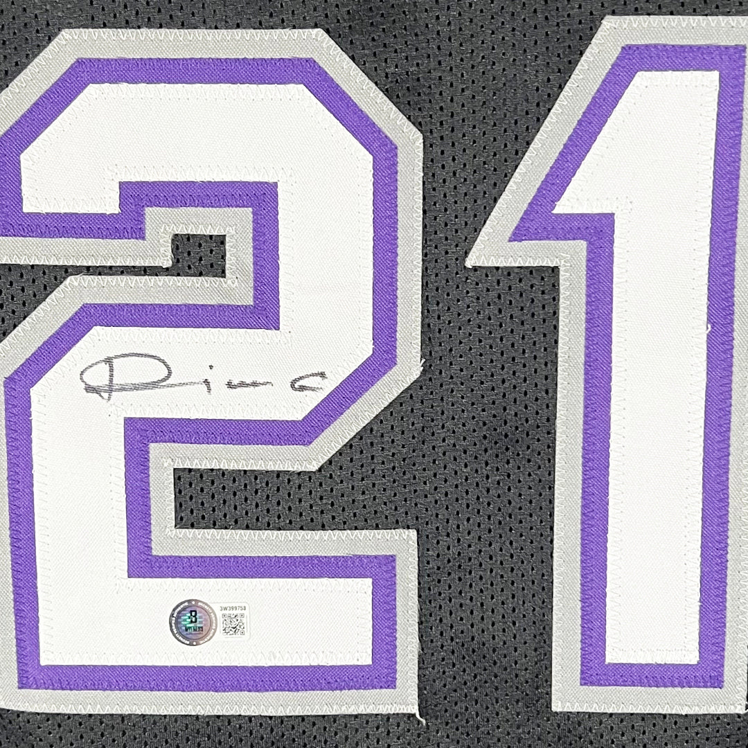 Vlade Divac Signed Sacramento Black Basketball Jersey (Beckett)